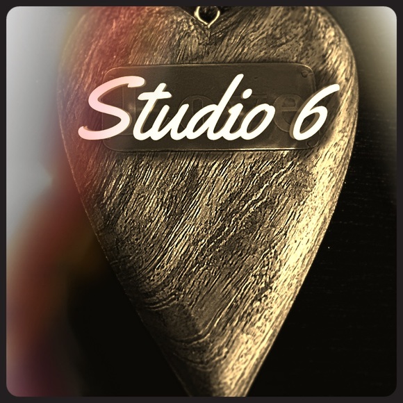 🦋Studio6 Posh Ambassador 🦋 - Picture 1 of 1